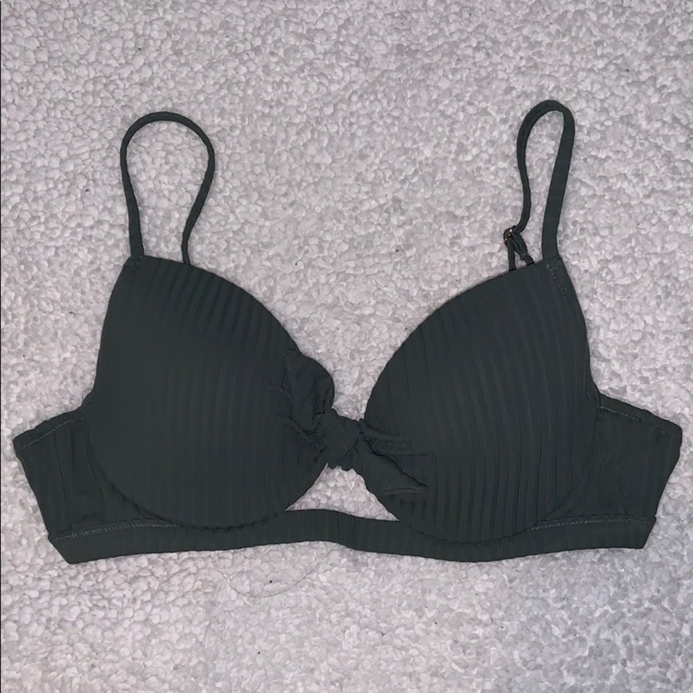 🌺Hunter Green Bikini Top